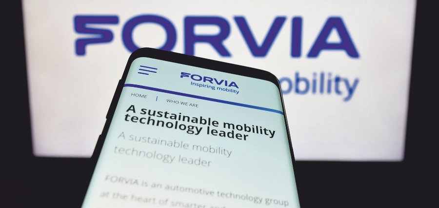 FORVIA Sells Interiors Unit to Apollo in €1.82 Billion Deal